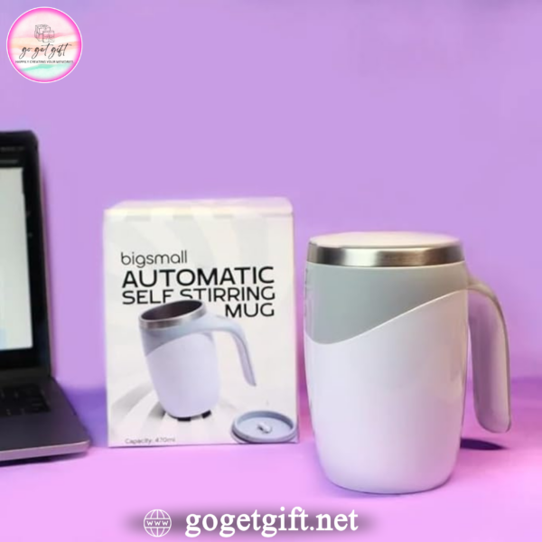 كوب كبير الحجم من البلاستيك ذاتي التحريك
